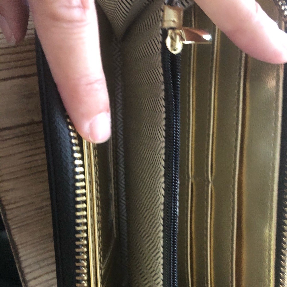 Wallets - Picture 4 of 4